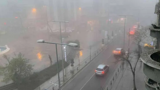 Çorlu'da yoğun sis: Göz gözü görmüyor