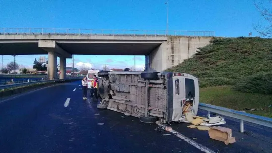 Seymen'de panelvan minibüs devrildi: 1 Ölü