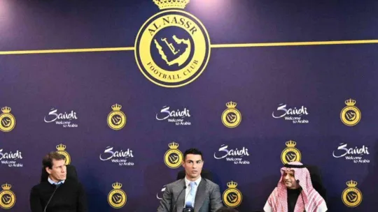 Cristiano Ronaldo, görkemli törenle Al Nassr'a imza attı