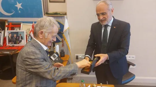 Cumhurbaşkanı Başdanışmanı Topçu, Kırım Tatarları Milli Lideri Kırımoğlu'nu ağırladı