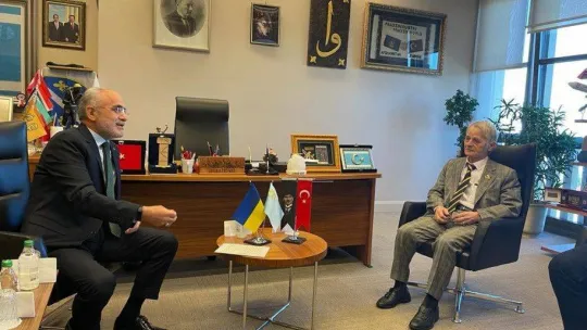 Cumhurbaşkanı Başdanışmanı Topçu, Kırım Tatarları Milli Lideri Kırımoğlu'nu ağırladı