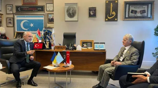 Cumhurbaşkanı Başdanışmanı Topçu, Kırım Tatarları Milli Lideri Kırımoğlu'nu ağırladı