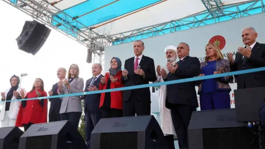 Cumhurbaşkanı Erdoğan: '2023'e giden süreçte icazeti başka mahfillerde değil aziz milletimizin tertemiz iradesinde arayacağız'