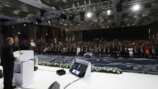 Cumhurbaşkanı Erdoğan: 'Diplomaside uyguladığımız dengeli, tarafsız, barışçıl politikalarla krizlerin çözümünde anahtar rol üstleniyoruz'