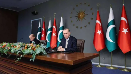 Cumhurbaşkanı Erdoğan: 'Pakistan'la 5 milyar dolarlık ticaret hacmi hedefimize ulaşmak için gerekli iradeye ve kararlılığa sahibiz'