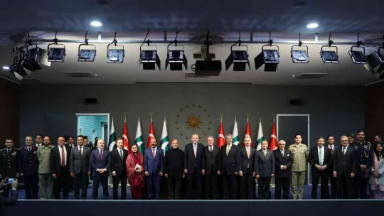 Cumhurbaşkanı Erdoğan: 'Pakistan'la 5 milyar dolarlık ticaret hacmi hedefimize ulaşmak için gerekli iradeye ve kararlılığa sahibiz'