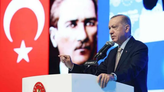 Cumhurbaşkanı Erdoğan, 'Parlamentoya girip, teröristlerle kol kola girip Kandil'de dolaşanlar bu milletin oylarının temsilcisi olamaz'