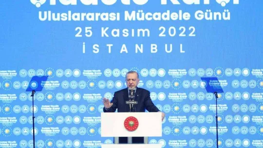 Cumhurbaşkanı Erdoğan, 'Parlamentoya girip, teröristlerle kol kola girip Kandil'de dolaşanlar bu milletin oylarının temsilcisi olamaz'