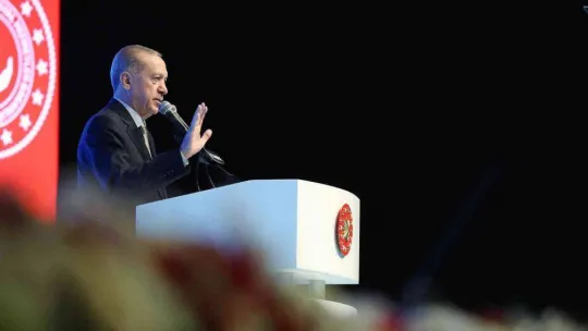 Cumhurbaşkanı Erdoğan, 'Parlamentoya girip, teröristlerle kol kola girip Kandil'de dolaşanlar bu milletin oylarının temsilcisi olamaz'