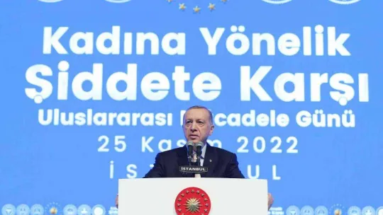 Cumhurbaşkanı Erdoğan, 'Parlamentoya girip, teröristlerle kol kola girip Kandil'de dolaşanlar bu milletin oylarının temsilcisi olamaz'