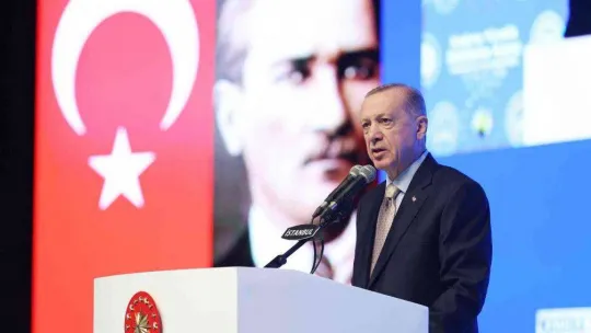 Cumhurbaşkanı Erdoğan, 'Parlamentoya girip, teröristlerle kol kola girip Kandil'de dolaşanlar bu milletin oylarının temsilcisi olamaz'