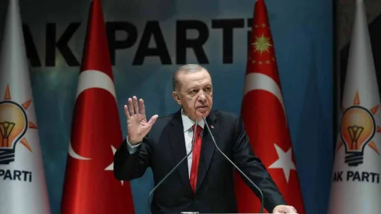 Cumhurbaşkanı Erdoğan: 'Terör örgütünün güdümündeki partiyi kollayan, masanın etrafındakilere gülücük dağıtan ucube bir teklif çıkarttılar'