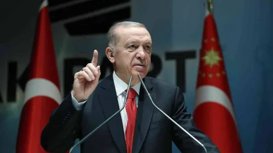 Cumhurbaşkanı Erdoğan: 'Terör örgütünün güdümündeki partiyi kollayan, masanın etrafındakilere gülücük dağıtan ucube bir teklif çıkarttılar'