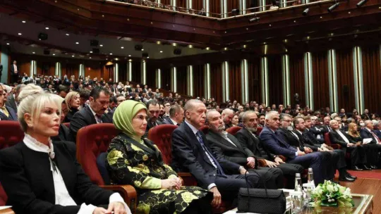 Cumhurbaşkanı Erdoğan: 'Türkiye'ye ve Türk kültürüne hizmet eden, katkı sunan herkesin başımızın üstünde yeri vardır'