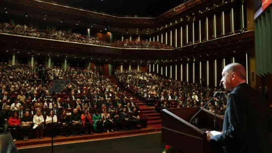 Cumhurbaşkanı Erdoğan: 'Türkiye'ye ve Türk kültürüne hizmet eden, katkı sunan herkesin başımızın üstünde yeri vardır'