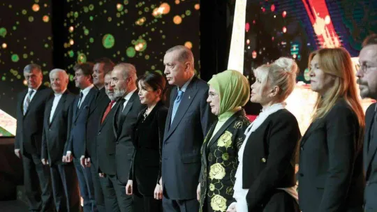 Cumhurbaşkanı Erdoğan: 'Türkiye'ye ve Türk kültürüne hizmet eden, katkı sunan herkesin başımızın üstünde yeri vardır'