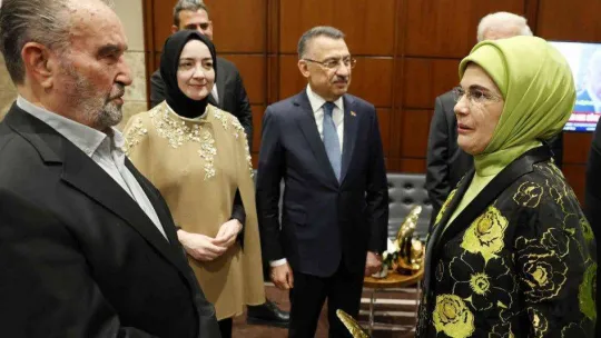 Cumhurbaşkanı Erdoğan: 'Türkiye'ye ve Türk kültürüne hizmet eden, katkı sunan herkesin başımızın üstünde yeri vardır'