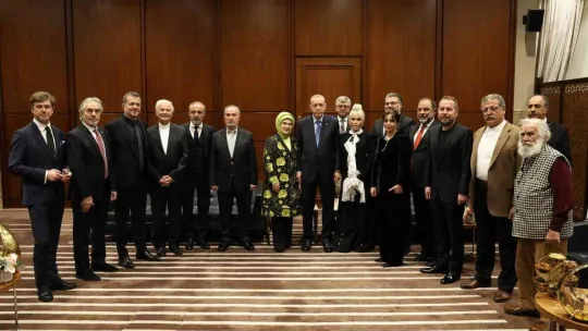 Cumhurbaşkanı Erdoğan: 'Türkiye'ye ve Türk kültürüne hizmet eden, katkı sunan herkesin başımızın üstünde yeri vardır'