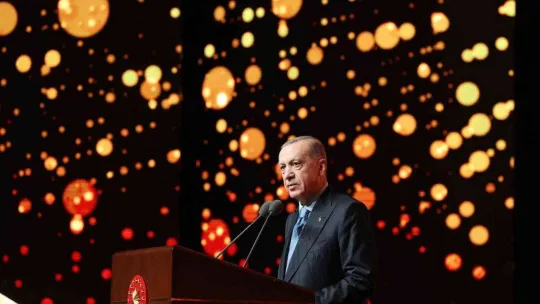 Cumhurbaşkanı Erdoğan: 'Türkiye'ye ve Türk kültürüne hizmet eden, katkı sunan herkesin başımızın üstünde yeri vardır'