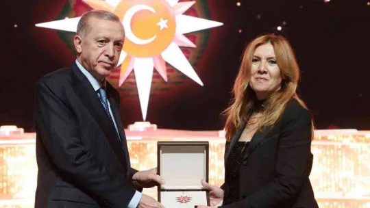 Cumhurbaşkanı Erdoğan: 'Türkiye'ye ve Türk kültürüne hizmet eden, katkı sunan herkesin başımızın üstünde yeri vardır'