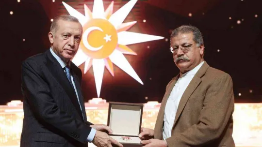 Cumhurbaşkanı Erdoğan: 'Türkiye'ye ve Türk kültürüne hizmet eden, katkı sunan herkesin başımızın üstünde yeri vardır'