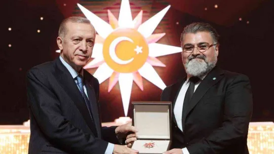 Cumhurbaşkanı Erdoğan: 'Türkiye'ye ve Türk kültürüne hizmet eden, katkı sunan herkesin başımızın üstünde yeri vardır'