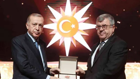 Cumhurbaşkanı Erdoğan: 'Türkiye'ye ve Türk kültürüne hizmet eden, katkı sunan herkesin başımızın üstünde yeri vardır'