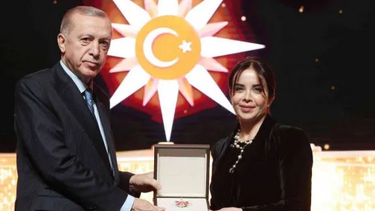 Cumhurbaşkanı Erdoğan: 'Türkiye'ye ve Türk kültürüne hizmet eden, katkı sunan herkesin başımızın üstünde yeri vardır'