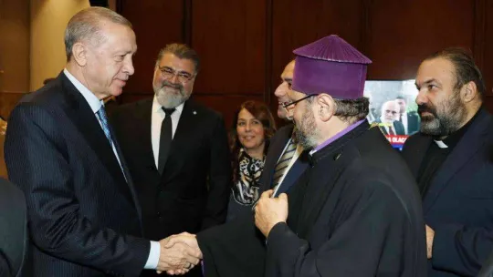 Cumhurbaşkanı Erdoğan: 'Türkiye'ye ve Türk kültürüne hizmet eden, katkı sunan herkesin başımızın üstünde yeri vardır'