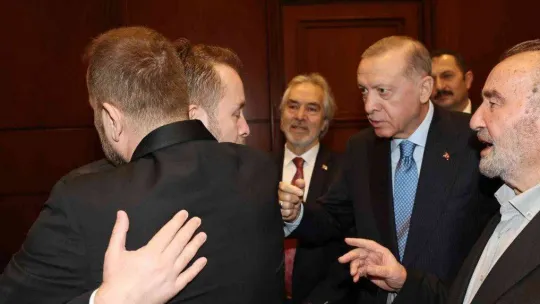 Cumhurbaşkanı Erdoğan: 'Türkiye'ye ve Türk kültürüne hizmet eden, katkı sunan herkesin başımızın üstünde yeri vardır'