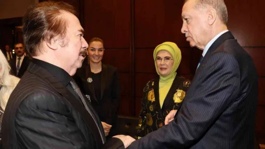 Cumhurbaşkanı Erdoğan: 'Türkiye'ye ve Türk kültürüne hizmet eden, katkı sunan herkesin başımızın üstünde yeri vardır'