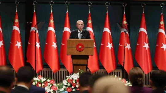 Cumhurbaşkanı Erdoğan: 'Vatandaşlarımızın bir kısmının icra takibine uğramasına yol açan 2 bin lira ve altındaki borçlarını tasfiye ediyoruz'