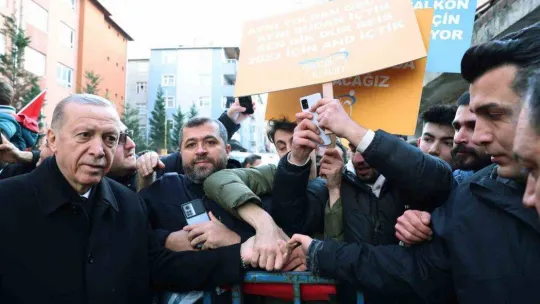 Cumhurbaşkanı Erdoğan, AK Parti Sultanbeyli İlçe Başkanlığını ziyaret etti