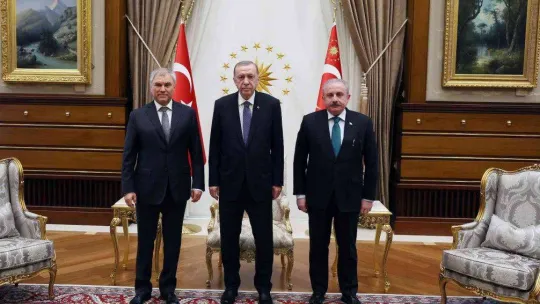 Cumhurbaşkanı Erdoğan, Cumhurbaşkanlığı Külliyesi'nde Rusya Federasyonu Federal Meclisi Devlet Duması Başkanı Vyacheslav Volodin'i Kabul etti.