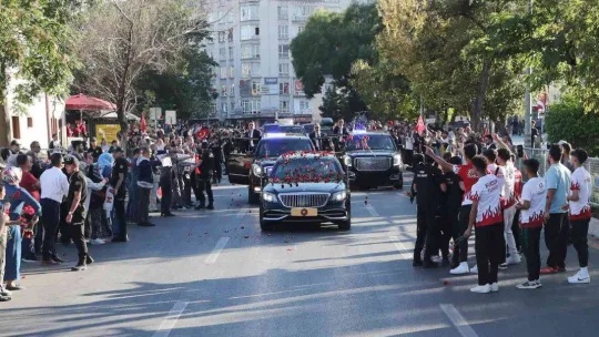 Cumhurbaşkanı Erdoğan'dan gençlere müjde: 'Yurt ücretleri bu yıl da değişmeyecek'