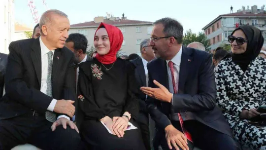 Cumhurbaşkanı Erdoğan'dan gençlere müjde: 'Yurt ücretleri bu yıl da değişmeyecek'