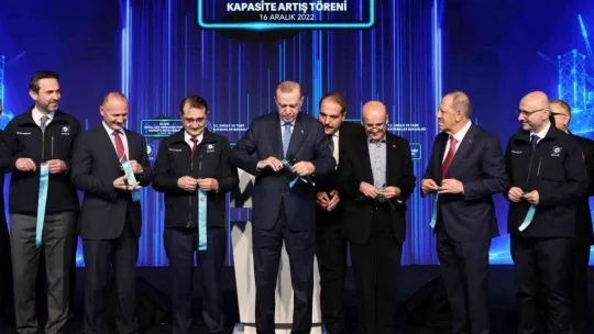 Cumhurbaşkanı Erdoğan'ın yanında dikkat çeken isim