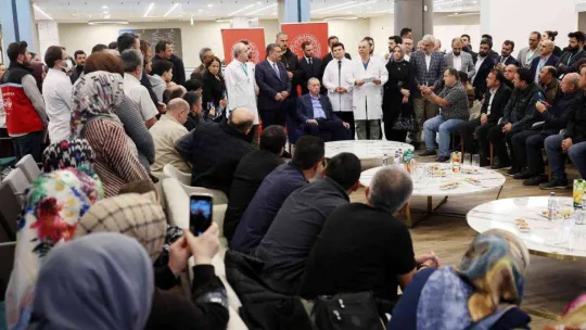 Cumhurbaşkanı Erdoğan, İstanbul'da tedavi gören madencileri ziyaret etti