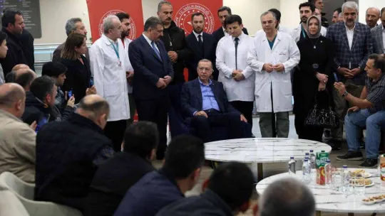 Cumhurbaşkanı Erdoğan, İstanbul'da tedavi gören madencileri ziyaret etti