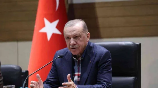 Cumhurbaşkanı Erdoğan, İstanbul'da minibüs odaları başkanları ve şoförlerle bir araya geldi