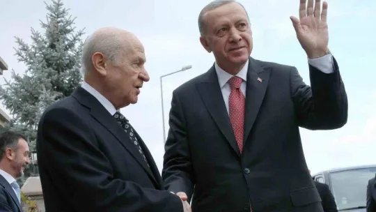 Cumhurbaşkanı Erdoğan MHP Genel Başkanı Bahçeli'yi evinde ziyaret ediyor