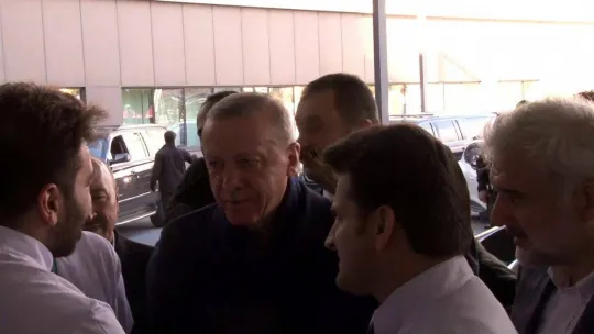 Cumhurbaşkanı Recep Tayyip Erdoğan, yaralı madencileri ziyaret etmek üzere Çam ve Sakura Şehir Hastanesine geldi.
