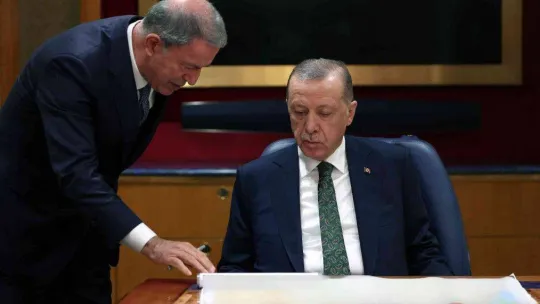 Cumhurbaşkanı Recep Tayyip Erdoğan'ın 'Pençe-Kılıç Hava Harekatı'nın emrini verdiği anlara dair fotoğraf ve görüntü paylaşıldı.