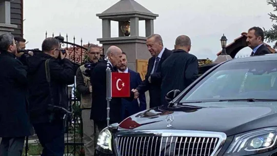 Cumhurbaşkanı Recep Tayyip Erdoğan'ın Milliyetçi Hareket Partisi (MHP) Genel Başkanı Devlet Bahçeli ile görüşmesi başladı.