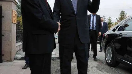 Cumhurbaşkanı Recep Tayyip Erdoğan ile Milliyetçi Hareket Partisi Genel Başkanı Devlet Bahçeli arasındaki ikili görüşme sona erdi. Görüşme yaklaşık 1 saat sürdü.