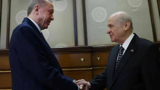 Cumhurbaşkanı Recep Tayyip Erdoğan, Cumhurbaşkanlığı Külliyesi'nde  MHP Genel Başkanı Devlet Bahçeli'yi Kabul etti.