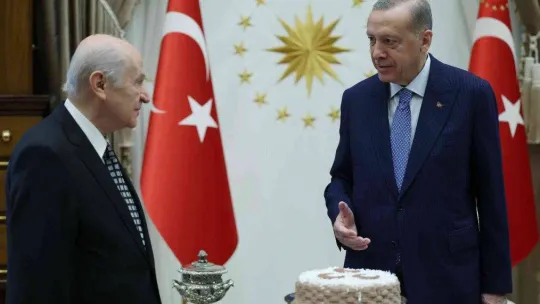Cumhurbaşkanı Recep Tayyip Erdoğan, Cumhurbaşkanlığı Külliyesi'nde  MHP Genel Başkanı Devlet Bahçeli'yi Kabul etti.