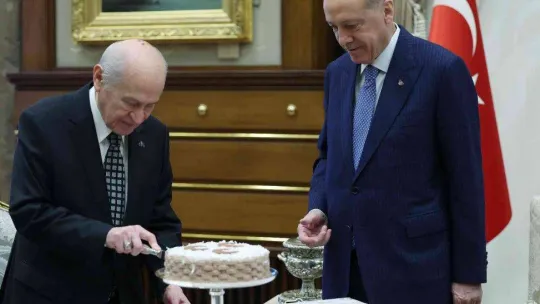 Cumhurbaşkanı Recep Tayyip Erdoğan, Cumhurbaşkanlığı Külliyesi'nde  MHP Genel Başkanı Devlet Bahçeli'yi Kabul etti.