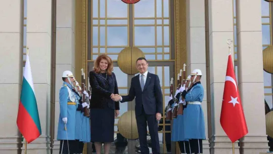 Cumhurbaşkanı Yardımcısı Oktay, Bulgaristan Cumhurbaşkanı Yardımcısı Yotova ile bir araya geldi