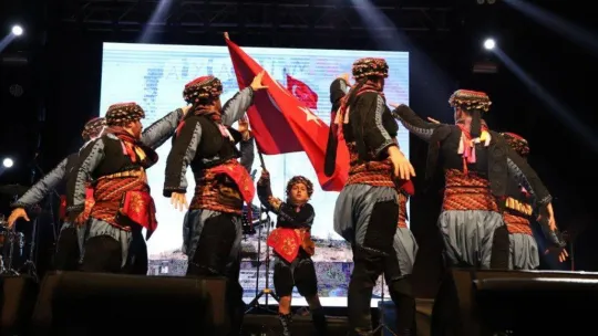 Cumhuriyet Bayramı Kardeş Kültürleri Kartal'da buluşturdu